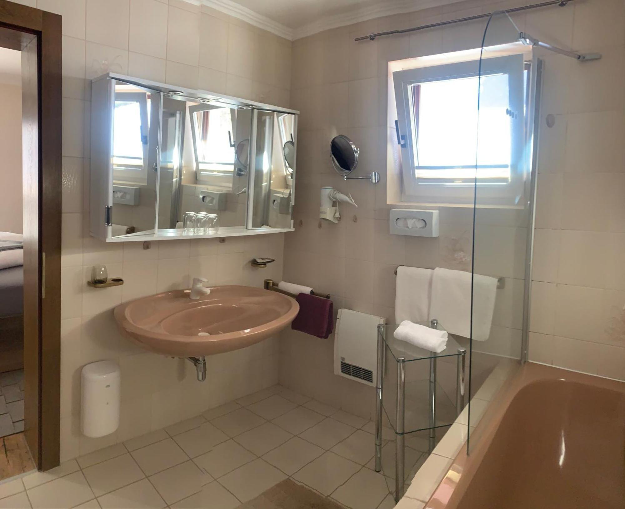 Gaestehaus Sissy Langenfeld Ngoại thất bức ảnh