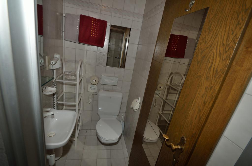 Gaestehaus Sissy Langenfeld Ngoại thất bức ảnh